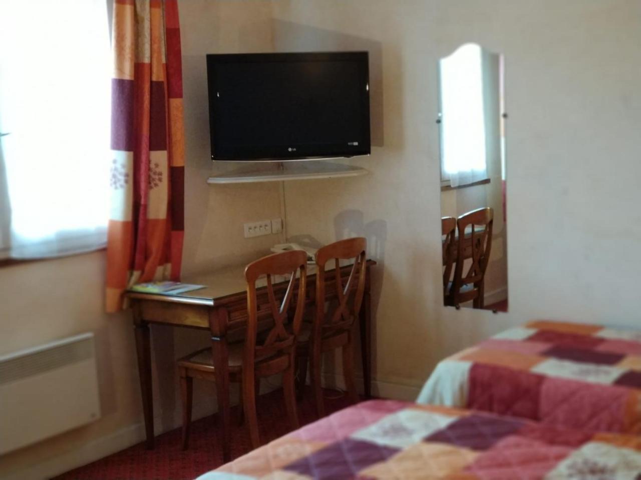 Logis Hotel Calisola Besancon - Soiree Etape Chalezeule Zewnętrze zdjęcie