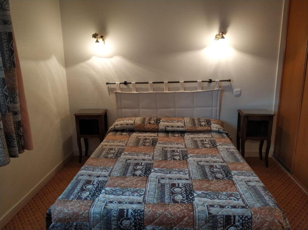 Logis Hotel Calisola Besancon - Soiree Etape Chalezeule Zewnętrze zdjęcie